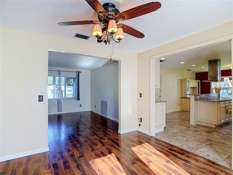 For Sale: $369,500 (3 beds, 2 baths, 1535 Square Feet)