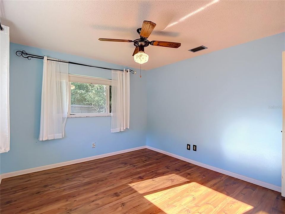 For Sale: $369,500 (3 beds, 2 baths, 1535 Square Feet)
