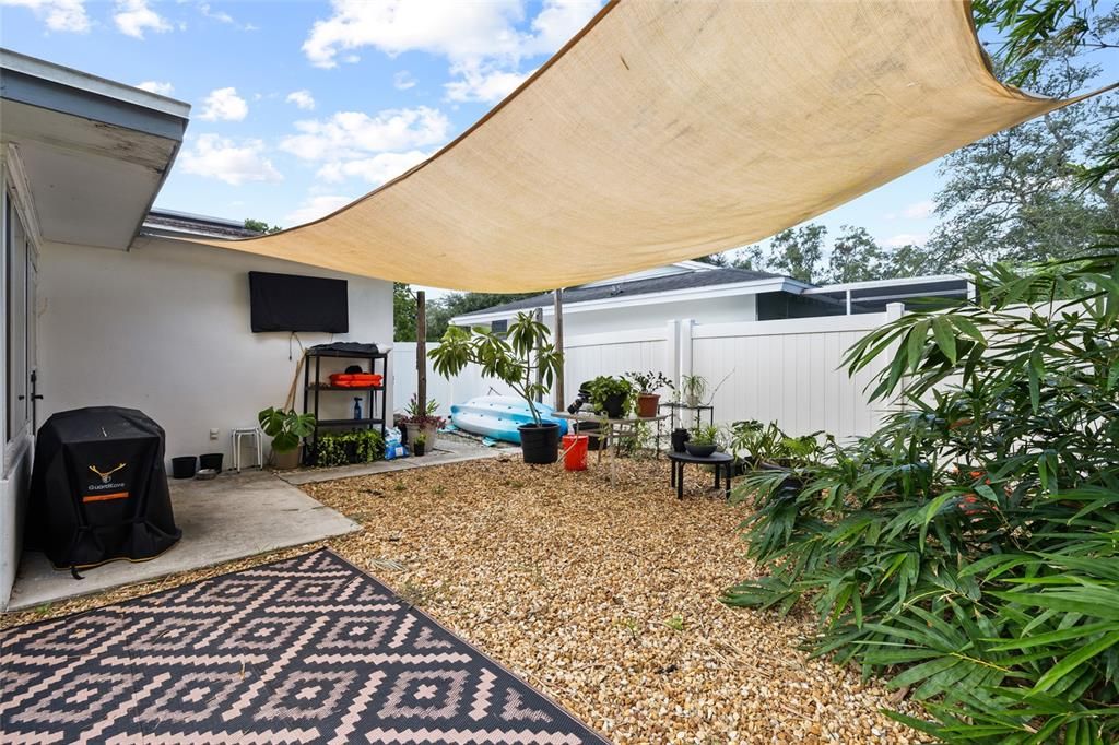 For Sale: $360,000 (2 beds, 1 baths, 1025 Square Feet)