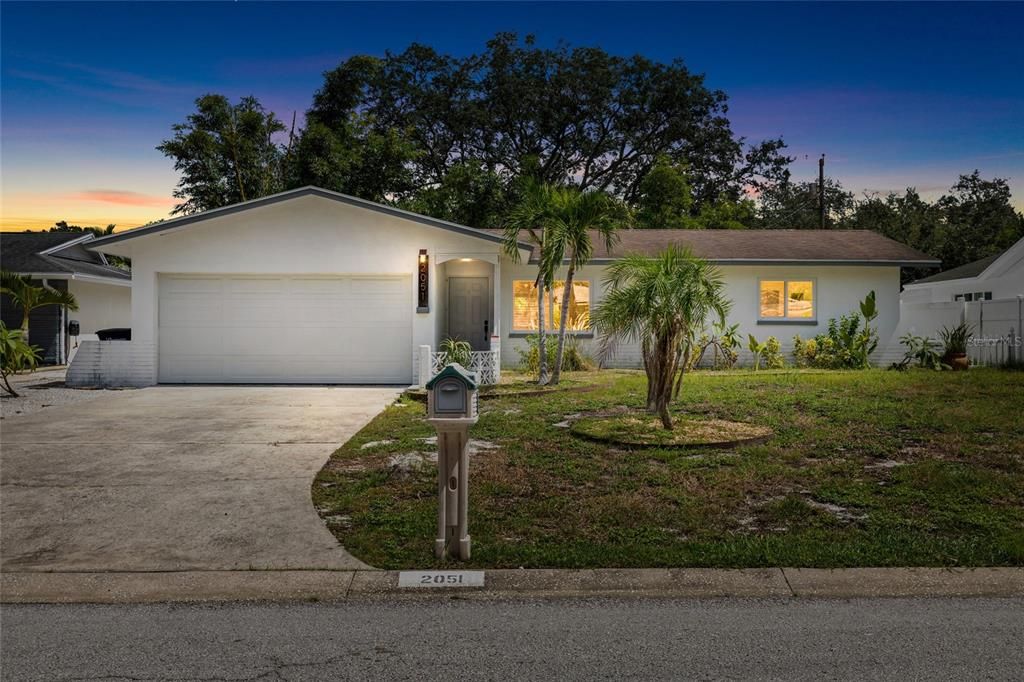 For Sale: $360,000 (2 beds, 1 baths, 1025 Square Feet)