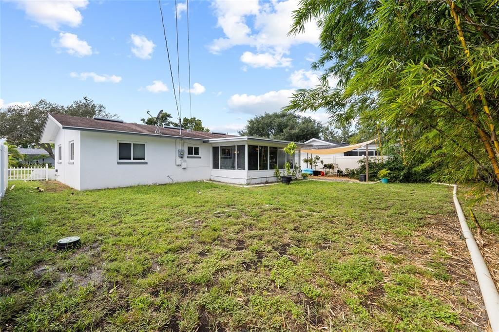 For Sale: $360,000 (2 beds, 1 baths, 1025 Square Feet)