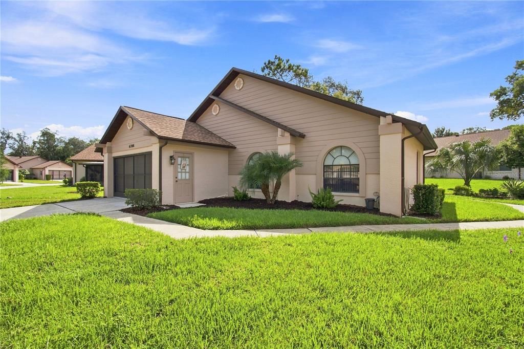 For Sale: $265,000 (2 beds, 2 baths, 1427 Square Feet)