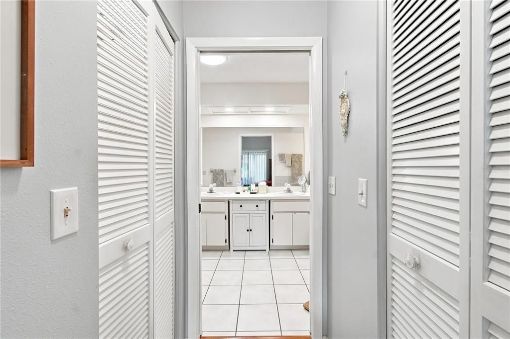 For Sale: $265,000 (2 beds, 2 baths, 1427 Square Feet)