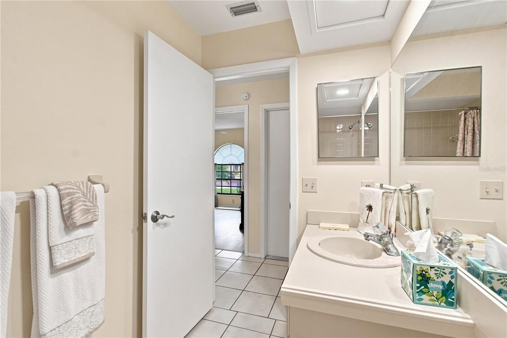 For Sale: $265,000 (2 beds, 2 baths, 1427 Square Feet)