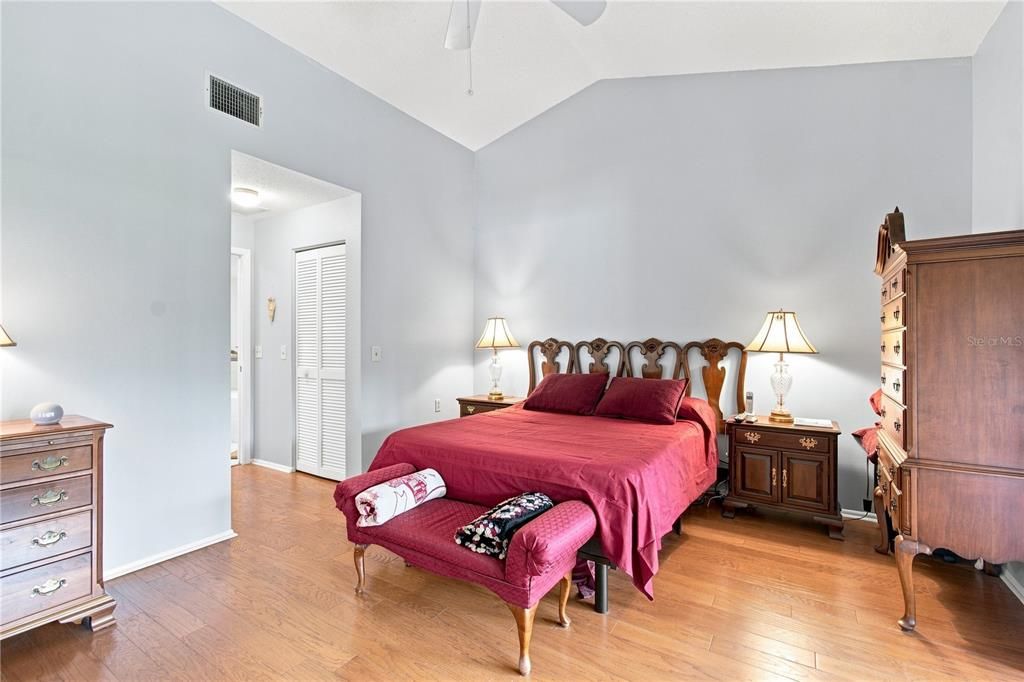 For Sale: $265,000 (2 beds, 2 baths, 1427 Square Feet)