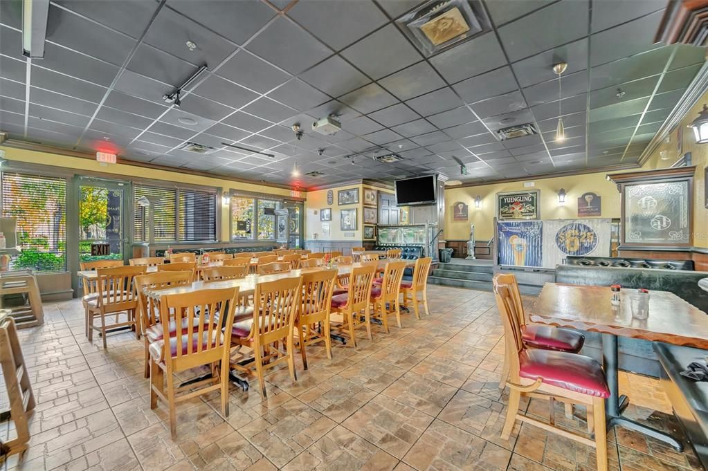 For Sale: $189,000 (2 beds, 2 baths, 1086 Square Feet)