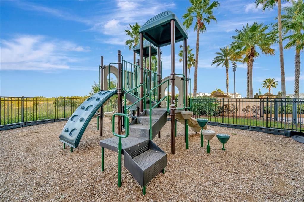 For Sale: $189,000 (2 beds, 2 baths, 1086 Square Feet)