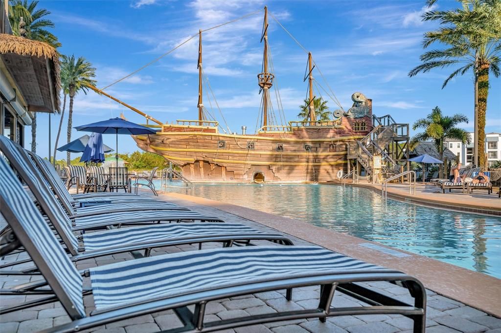 For Sale: $189,000 (2 beds, 2 baths, 1086 Square Feet)