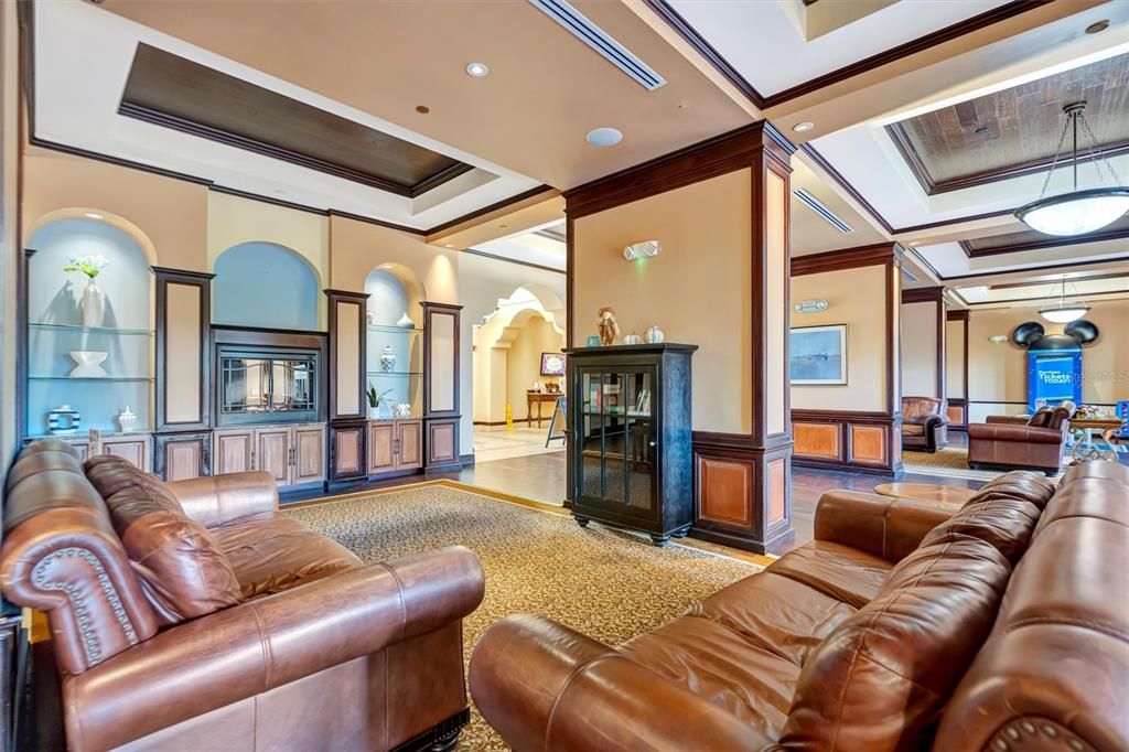 For Sale: $189,000 (2 beds, 2 baths, 1086 Square Feet)