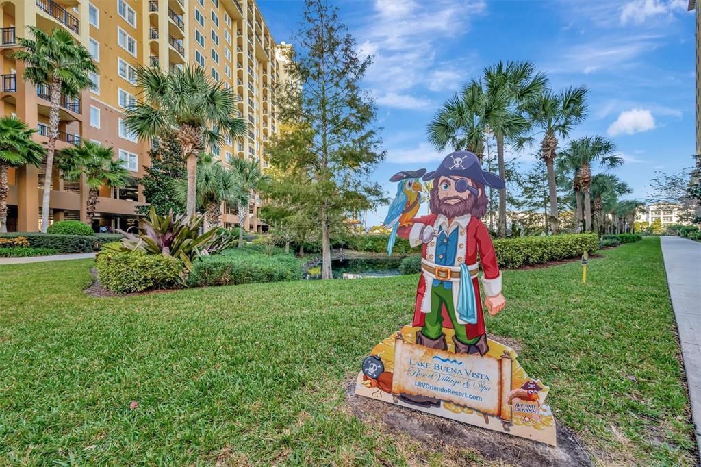 For Sale: $189,000 (2 beds, 2 baths, 1086 Square Feet)