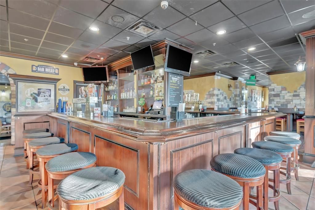 For Sale: $189,000 (2 beds, 2 baths, 1086 Square Feet)