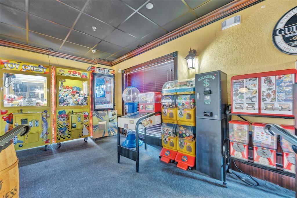 For Sale: $189,000 (2 beds, 2 baths, 1086 Square Feet)