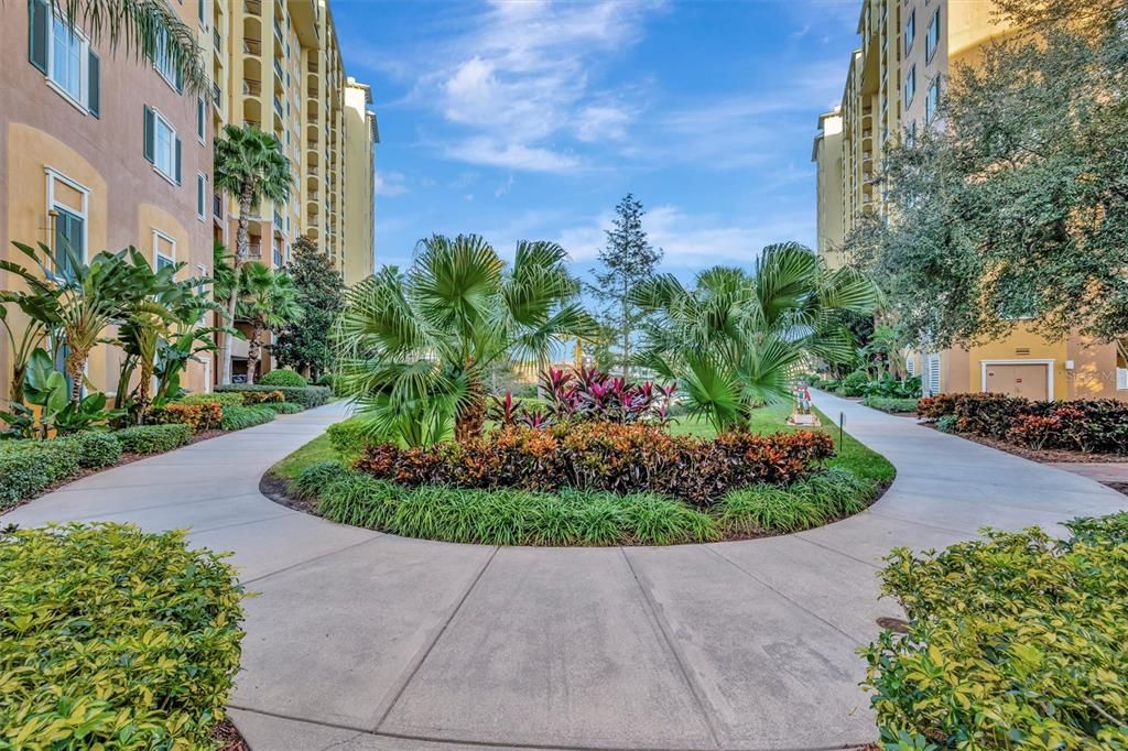 For Sale: $189,000 (2 beds, 2 baths, 1086 Square Feet)