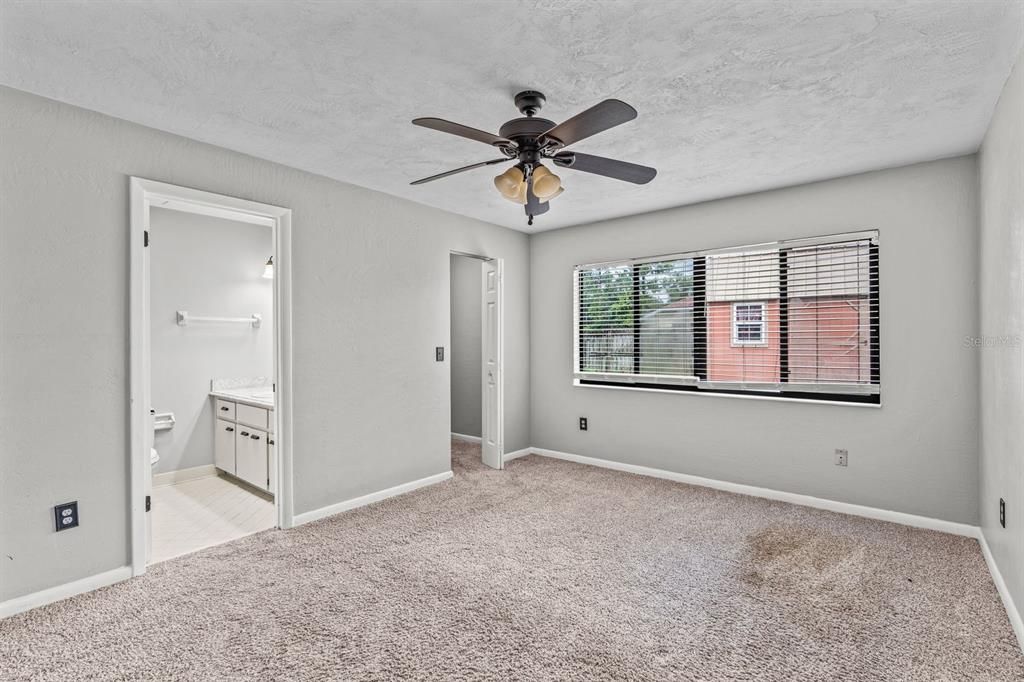 En Venta: $299,900 (3 camas, 2 baños, 1497 Pies cuadrados)