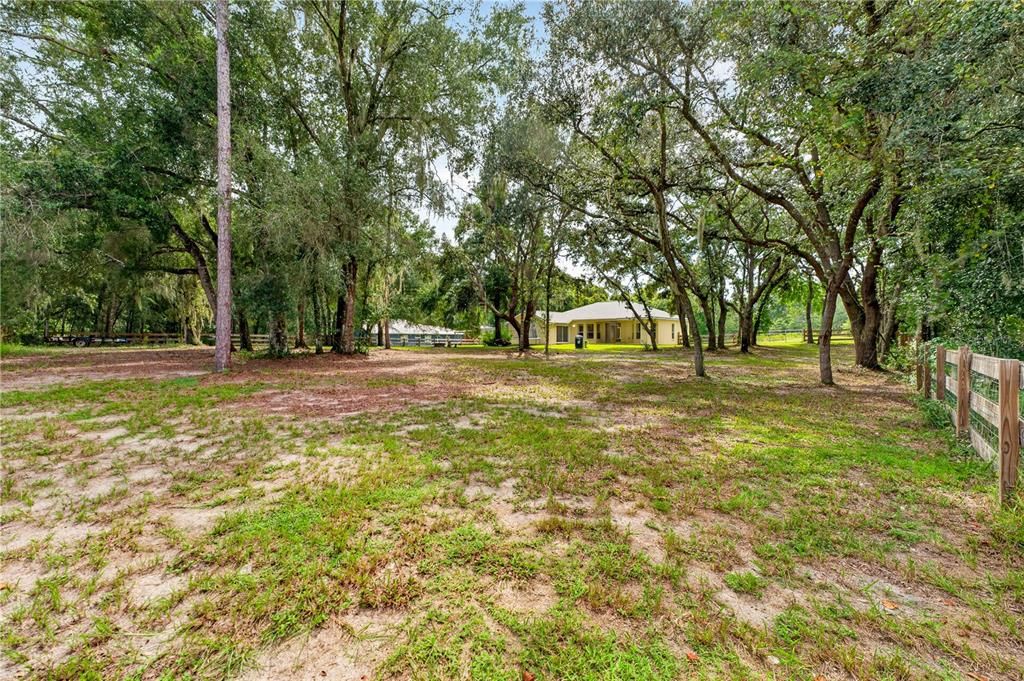For Sale: $399,900 (3 beds, 2 baths, 1941 Square Feet)