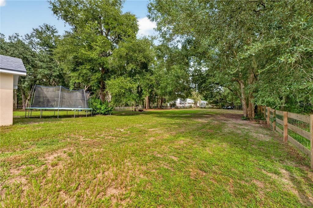 For Sale: $399,900 (3 beds, 2 baths, 1941 Square Feet)