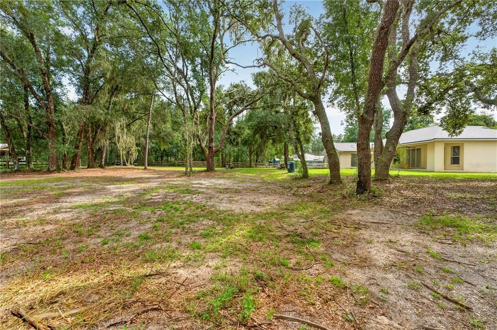 For Sale: $399,900 (3 beds, 2 baths, 1941 Square Feet)