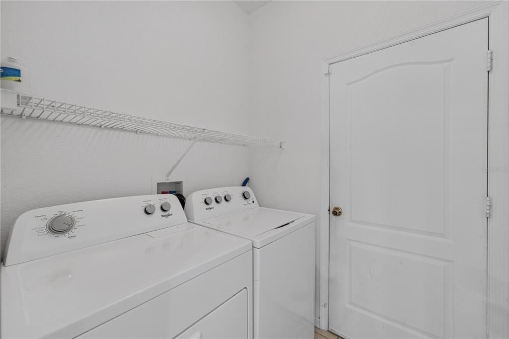 For Sale: $399,900 (3 beds, 2 baths, 1941 Square Feet)