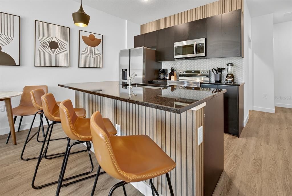 For Rent: $2,300 (3 beds, 3 baths, 1365 Square Feet)