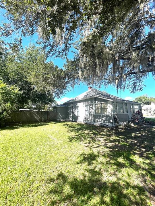 For Rent: $1,595 (3 beds, 1 baths, 1248 Square Feet)