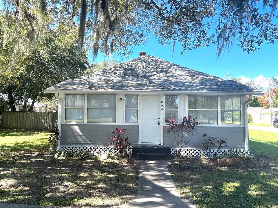 For Rent: $1,595 (3 beds, 1 baths, 1248 Square Feet)