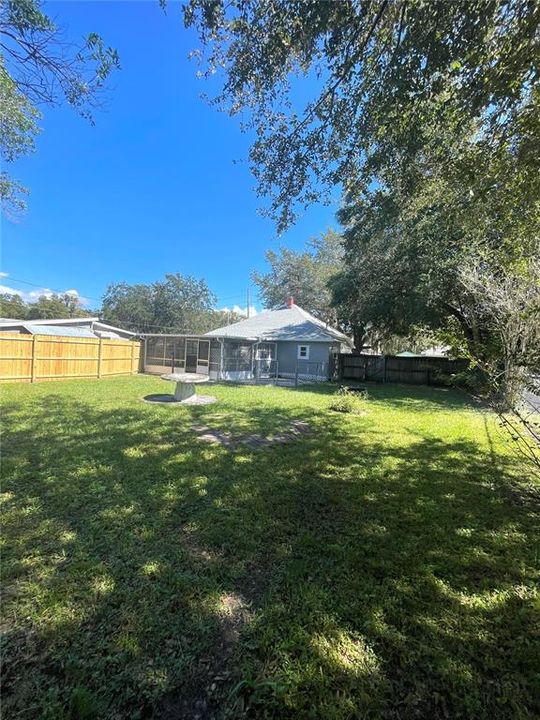 For Rent: $1,595 (3 beds, 1 baths, 1248 Square Feet)