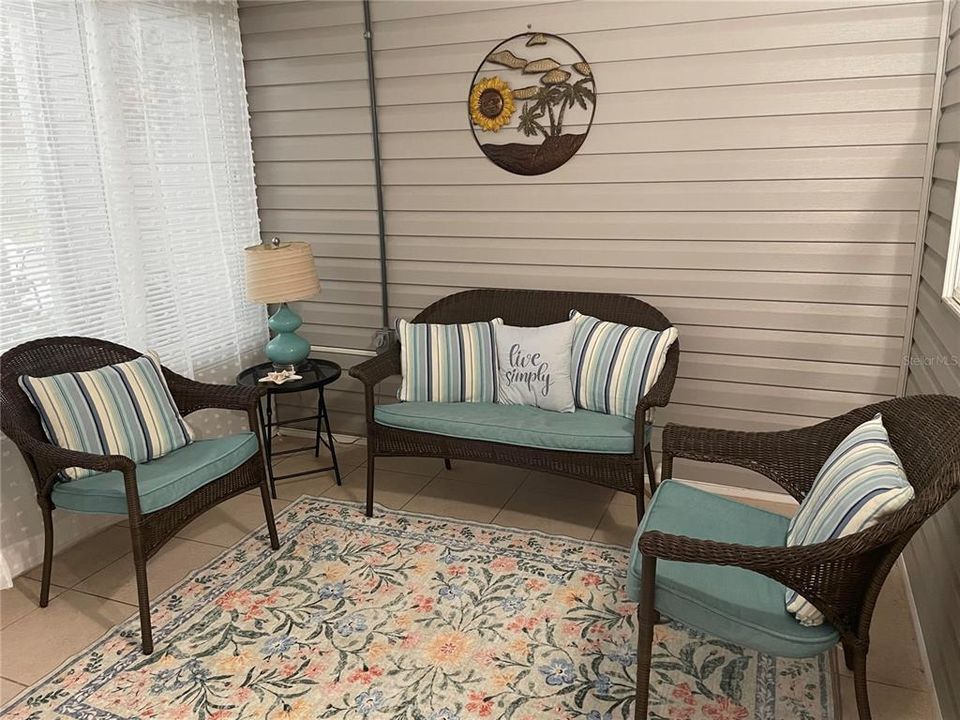 For Sale: $394,900 (2 beds, 2 baths, 1121 Square Feet)