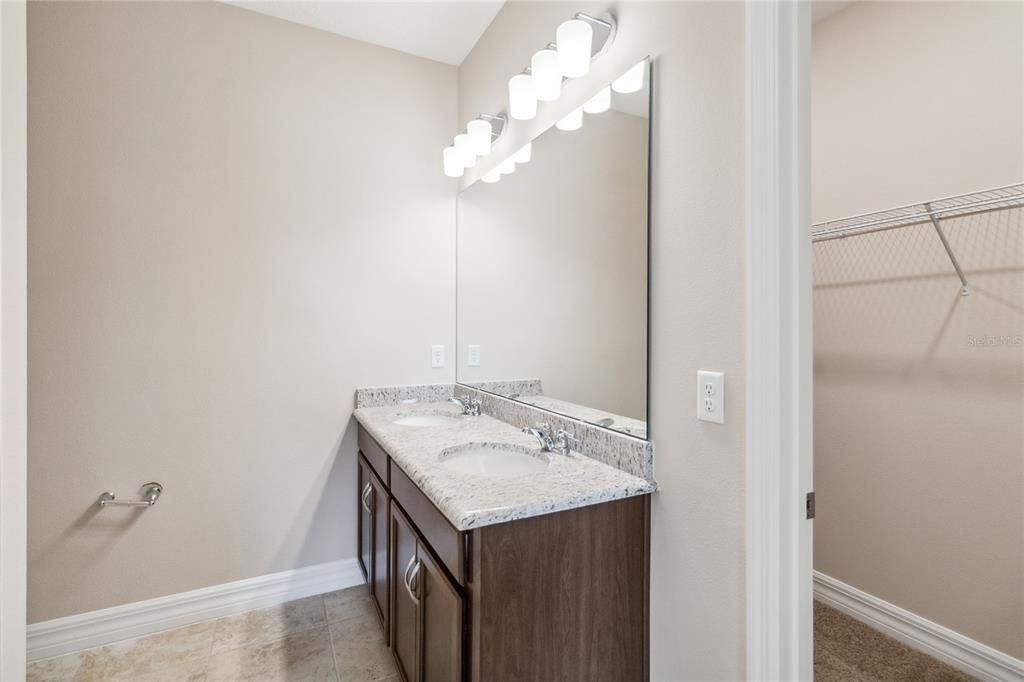 В аренду: $2,295 (4 спален, 2 ванн, 1600 Квадратных фут)