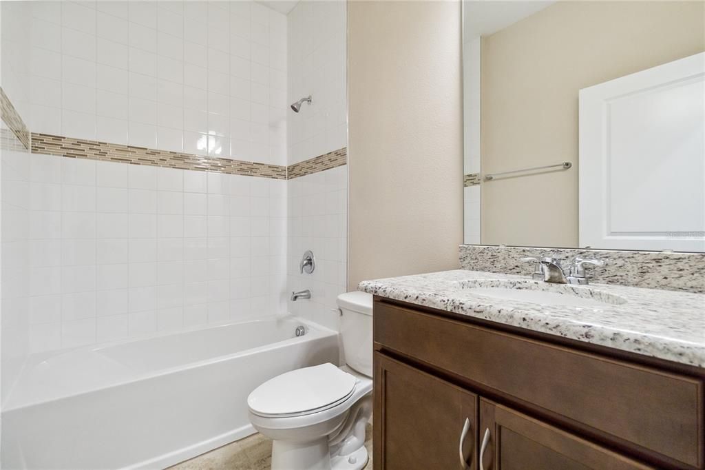 В аренду: $2,295 (4 спален, 2 ванн, 1600 Квадратных фут)