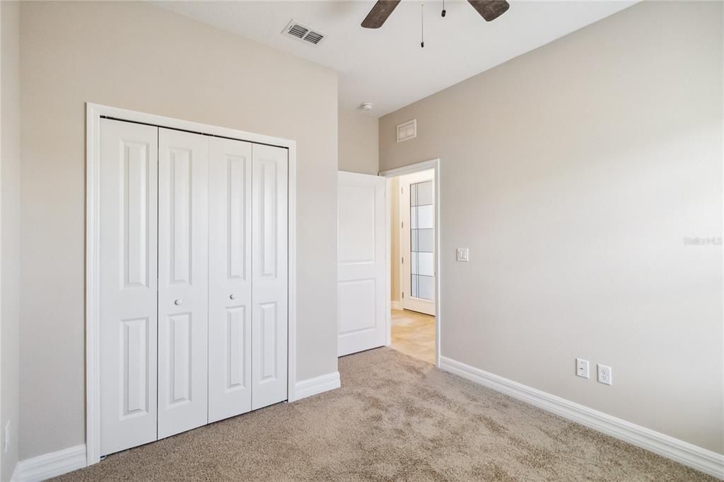 В аренду: $2,295 (4 спален, 2 ванн, 1600 Квадратных фут)