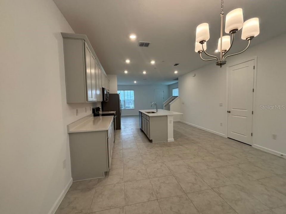 For Rent: $2,900 (3 beds, 2 baths, 1644 Square Feet)