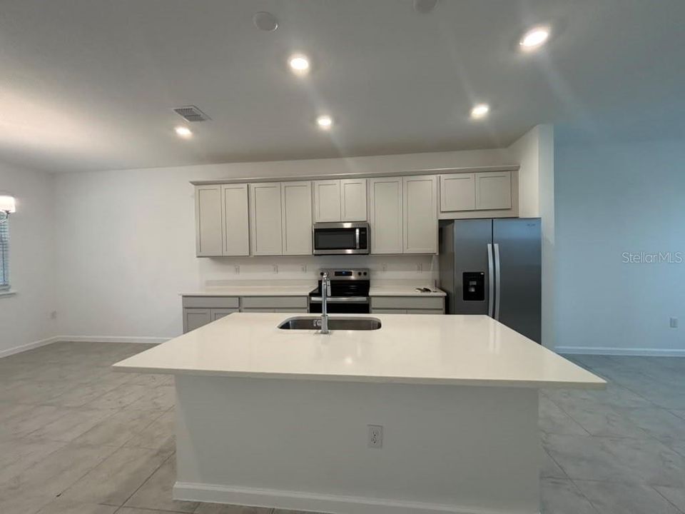For Rent: $2,900 (3 beds, 2 baths, 1644 Square Feet)