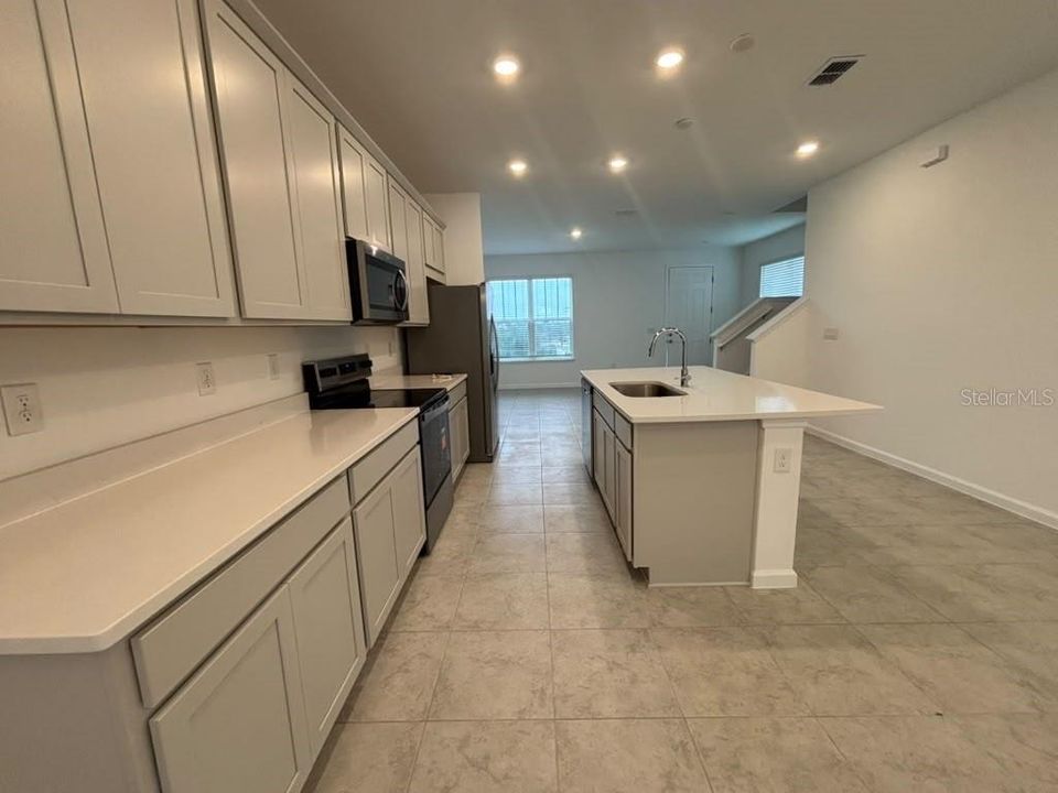 For Rent: $2,900 (3 beds, 2 baths, 1644 Square Feet)