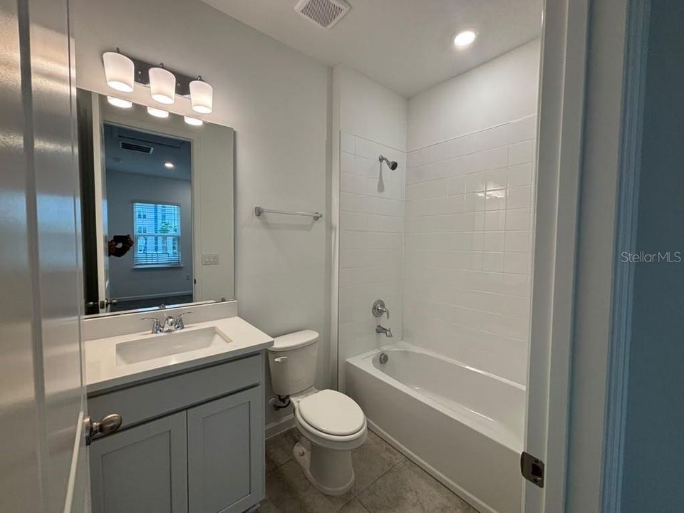 For Rent: $2,900 (3 beds, 2 baths, 1644 Square Feet)