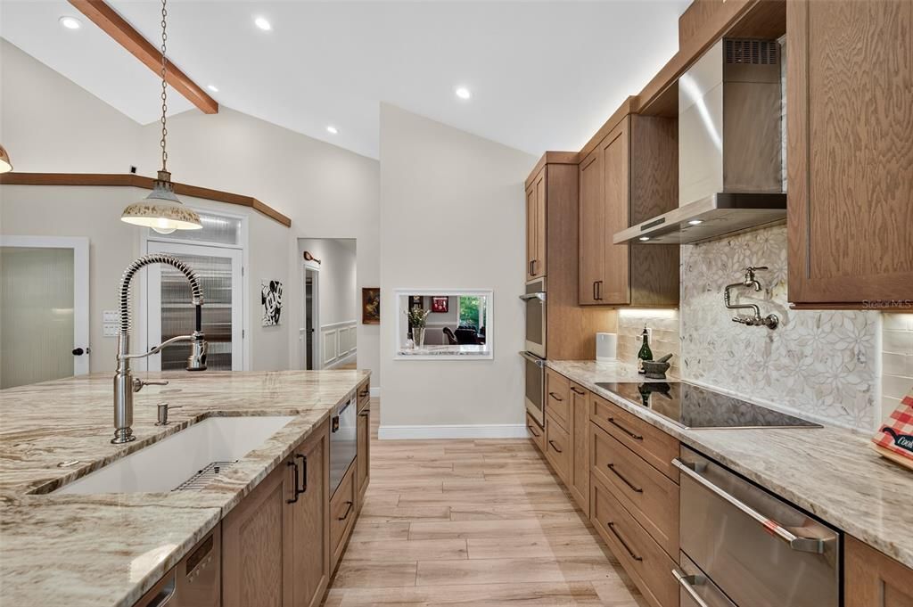 Activo con contrato: $2,199,000 (4 camas, 4 baños, 4652 Pies cuadrados)
