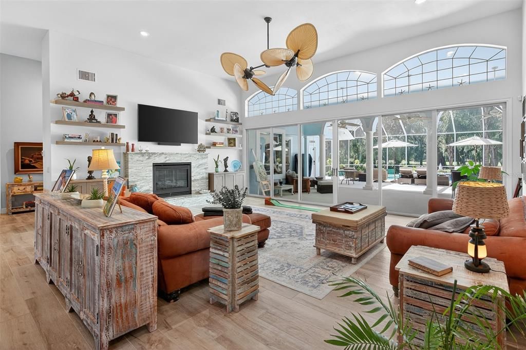 Activo con contrato: $2,199,000 (4 camas, 4 baños, 4652 Pies cuadrados)