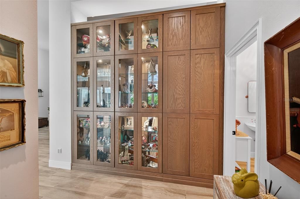 Activo con contrato: $2,199,000 (4 camas, 4 baños, 4652 Pies cuadrados)
