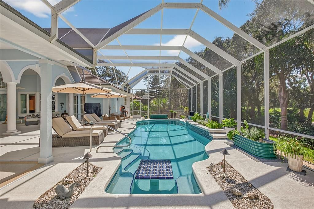 Activo con contrato: $2,199,000 (4 camas, 4 baños, 4652 Pies cuadrados)