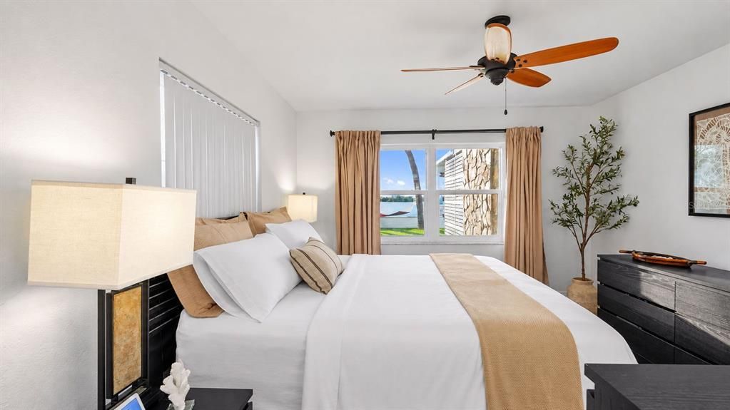 For Sale: $1,650,000 (4 beds, 2 baths, 2120 Square Feet)