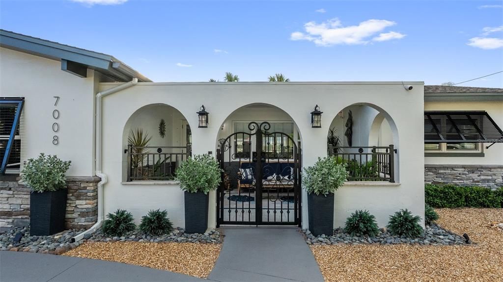 For Sale: $1,650,000 (4 beds, 2 baths, 2120 Square Feet)