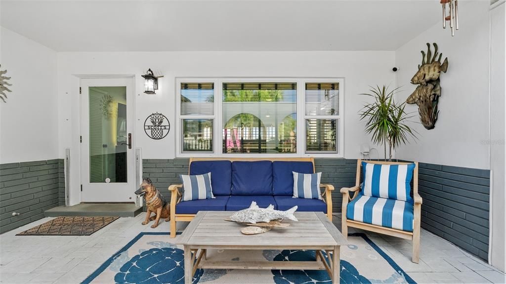 For Sale: $1,650,000 (4 beds, 2 baths, 2120 Square Feet)
