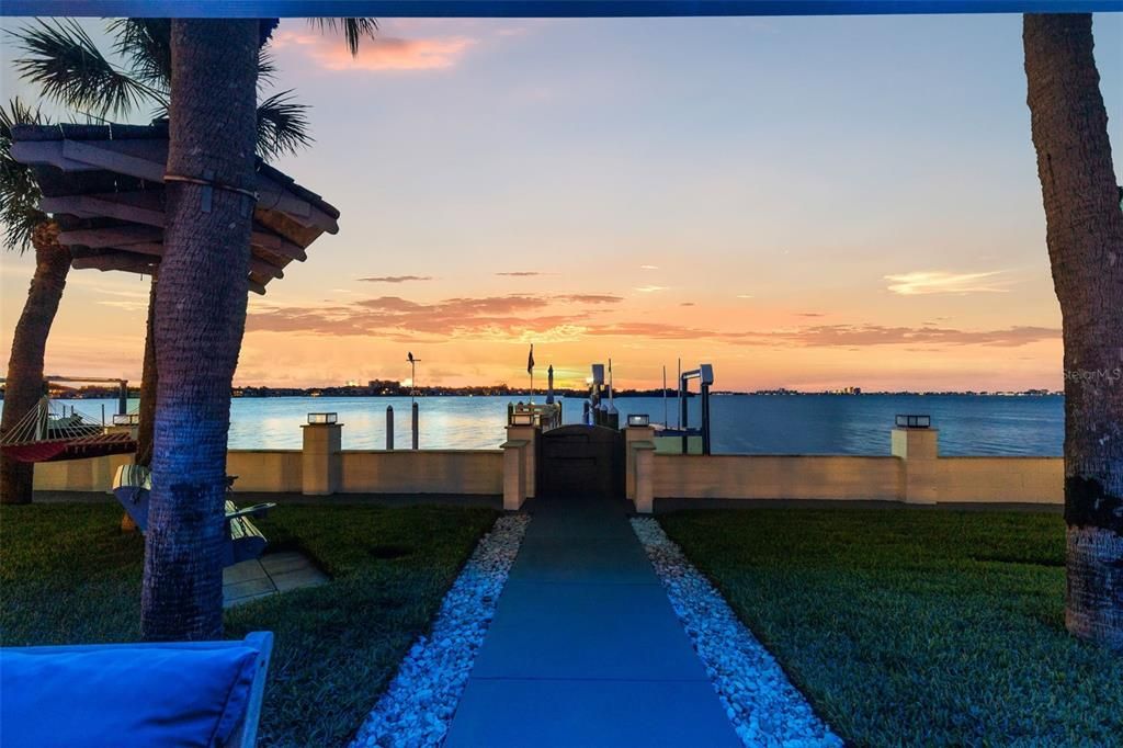 For Sale: $1,650,000 (4 beds, 2 baths, 2120 Square Feet)