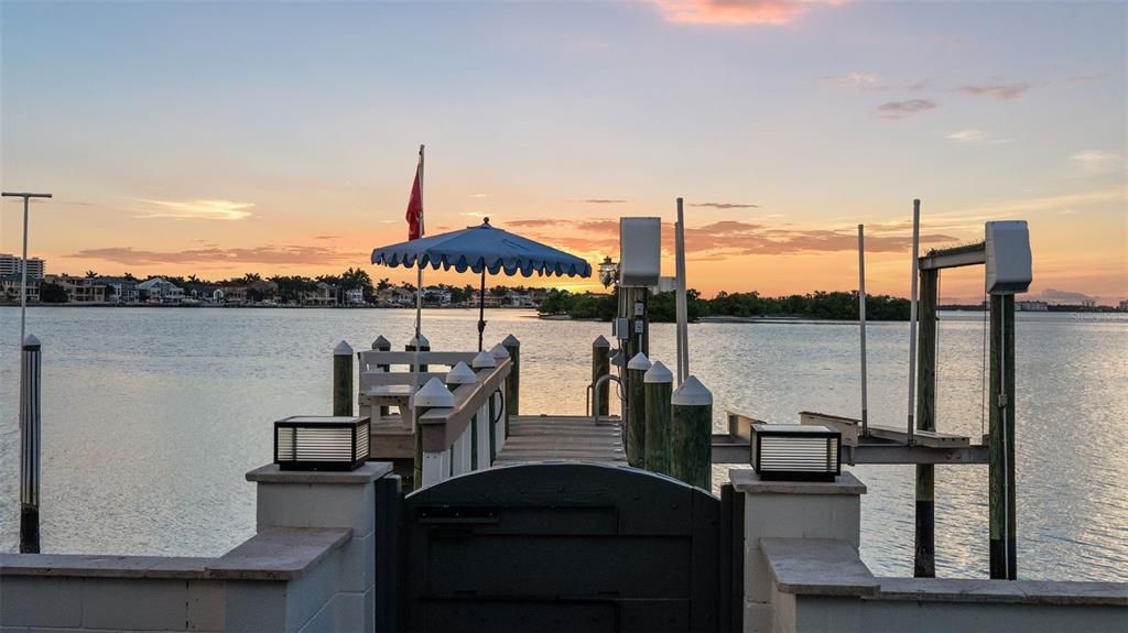 For Sale: $1,650,000 (4 beds, 2 baths, 2120 Square Feet)