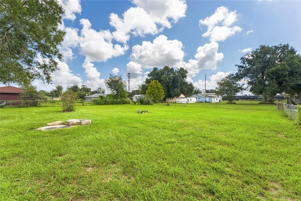 For Sale: $179,000 (2 beds, 1 baths, 576 Square Feet)