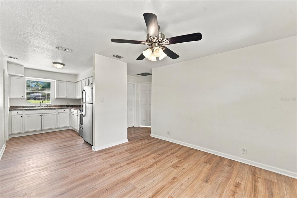 For Sale: $179,000 (2 beds, 1 baths, 576 Square Feet)