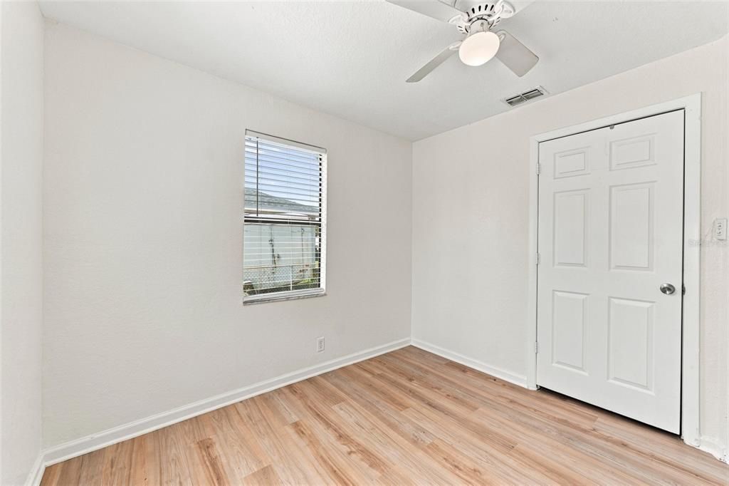 For Sale: $179,000 (2 beds, 1 baths, 576 Square Feet)