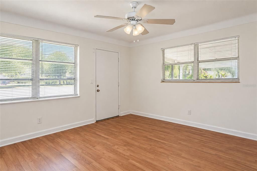 For Rent: $1,795 (2 beds, 1 baths, 772 Square Feet)