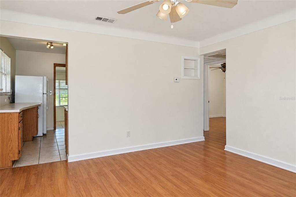 For Rent: $1,795 (2 beds, 1 baths, 772 Square Feet)