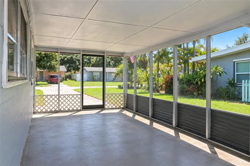 For Rent: $1,795 (2 beds, 1 baths, 772 Square Feet)