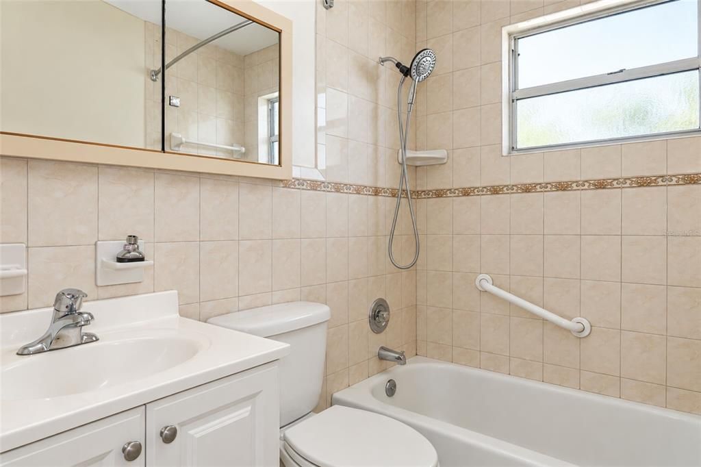 For Rent: $1,795 (2 beds, 1 baths, 772 Square Feet)